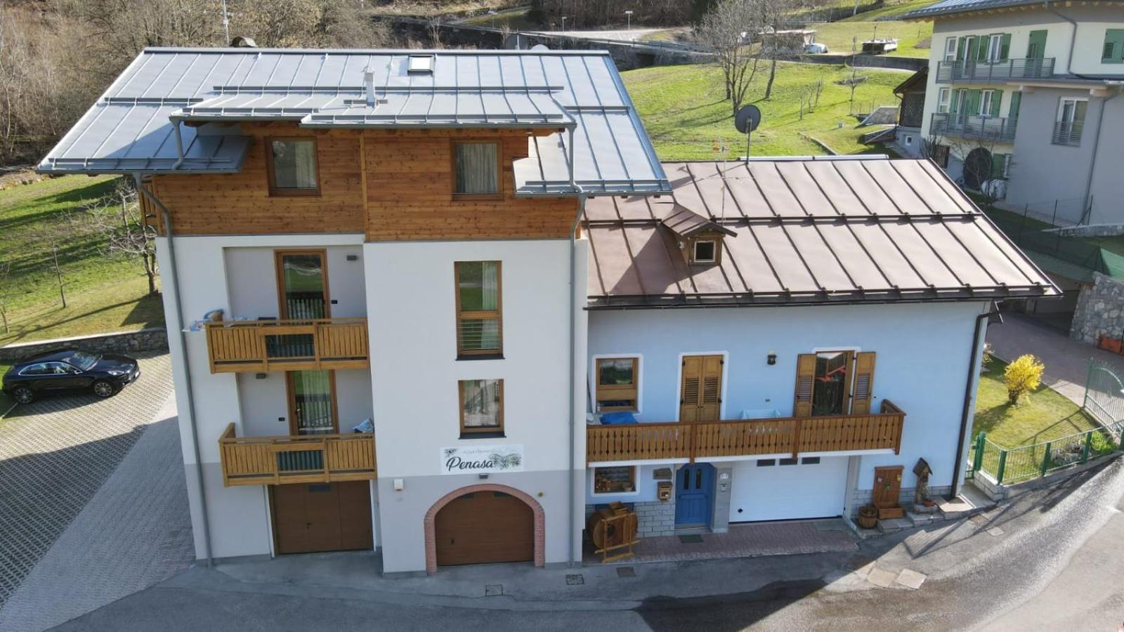 Appartamenti Penasa Renato Commezzadura Exterior foto